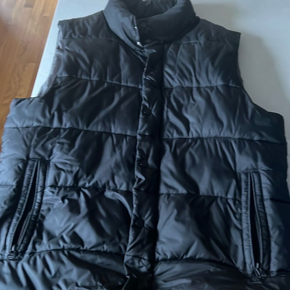 Old navy brand fleece lined men’s puffer jacket